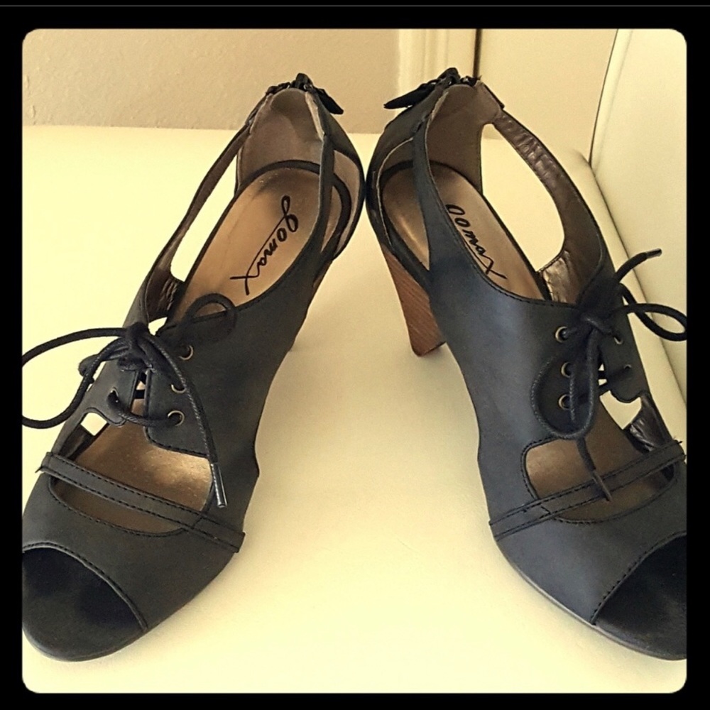 Gomax Heels
